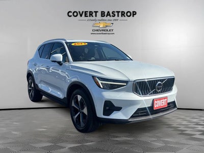 2023 Volvo XC40 Plus Bright Theme