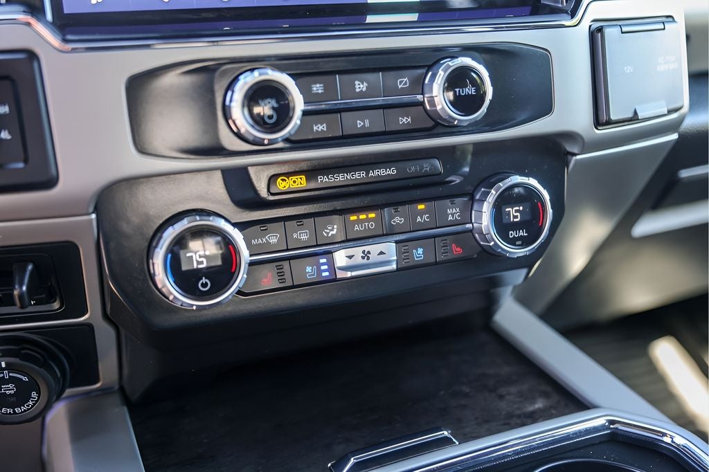 2022 Ford F-350SD Lariat