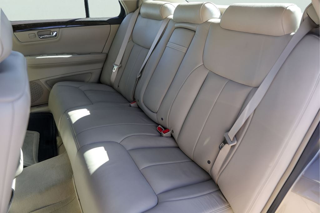 2010 Cadillac DTS Base