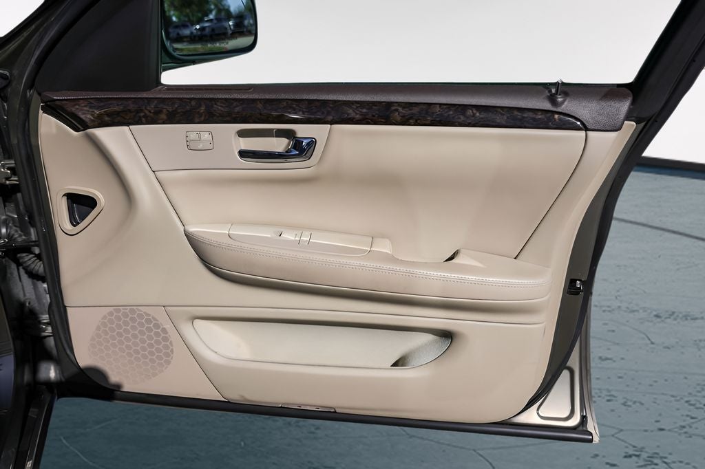 2010 Cadillac DTS Base