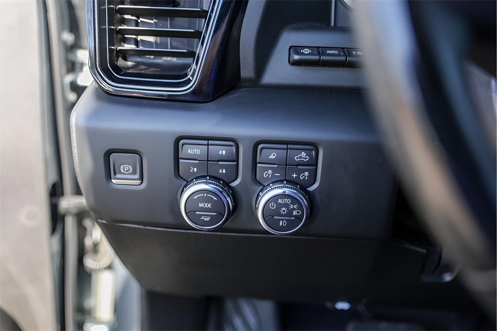 2024 GMC Sierra 3500HD AT4