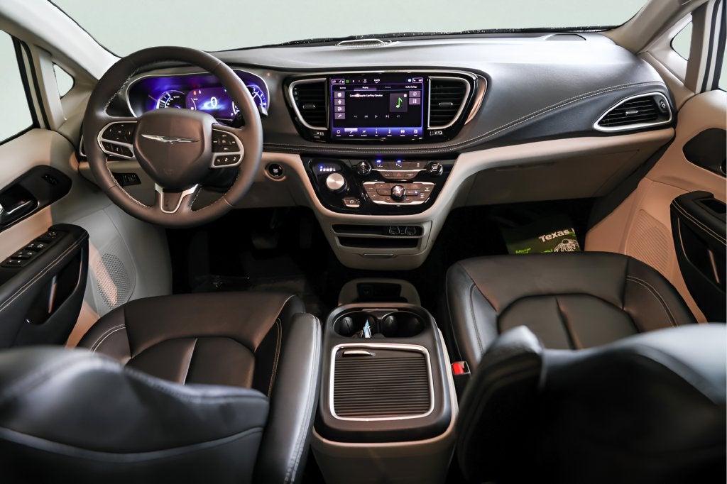 2024 Chrysler Pacifica Hybrid Select