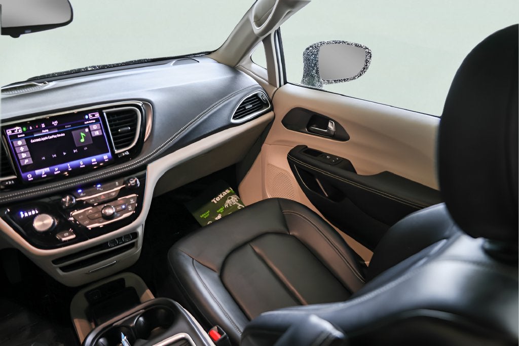 2024 Chrysler Pacifica Hybrid Select
