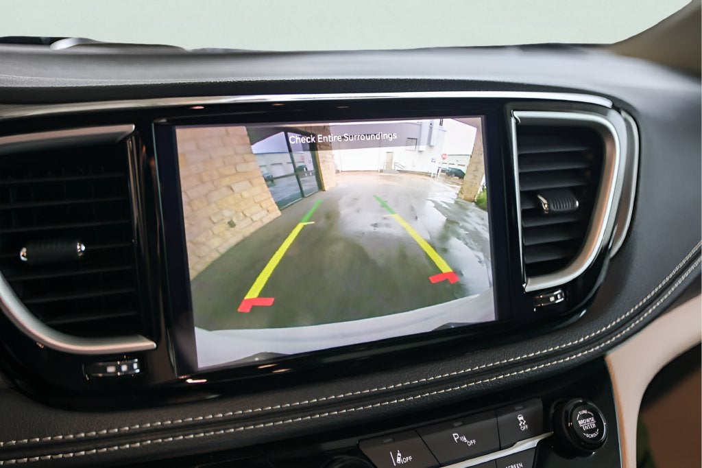 2024 Chrysler Pacifica Hybrid Select