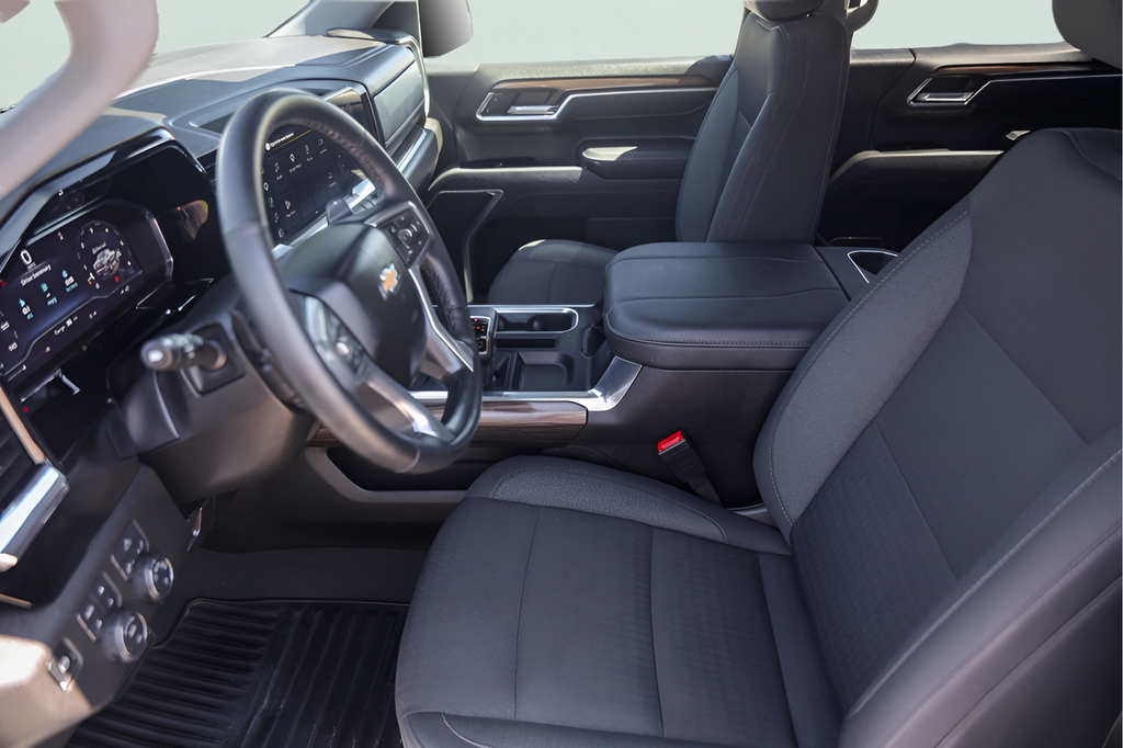 2025 Chevrolet Silverado 1500 LT LT1