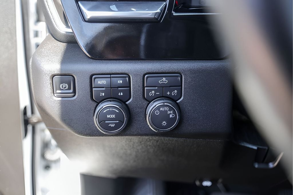 2025 Chevrolet Silverado 1500 LT LT1