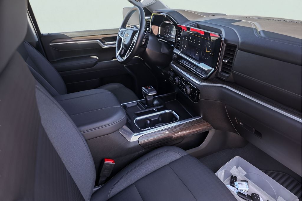 2025 Chevrolet Silverado 1500 LT LT1