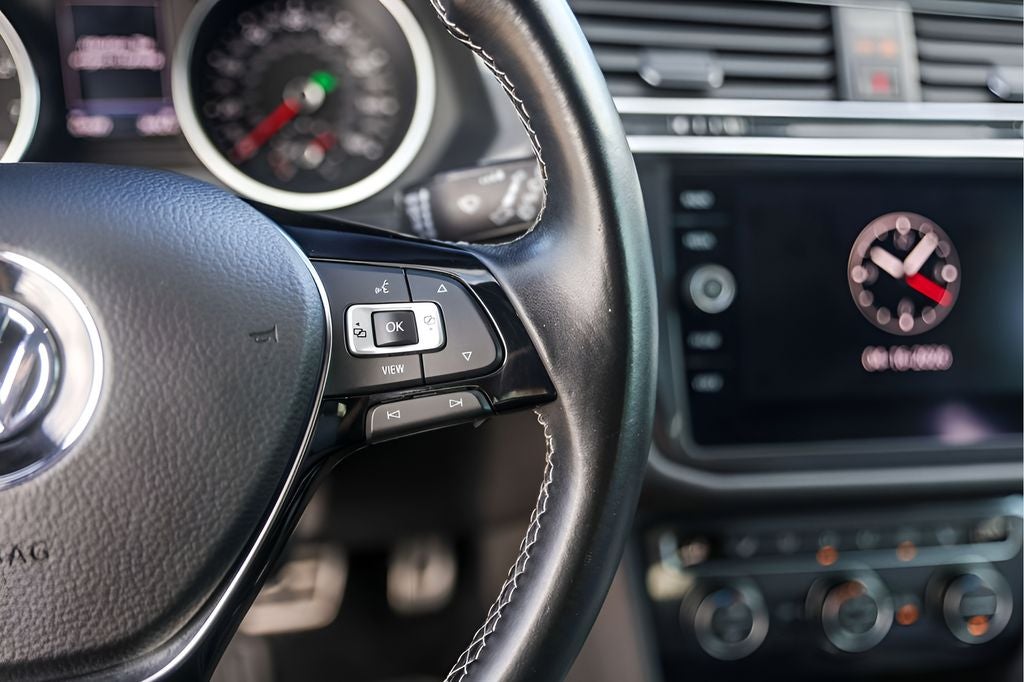 2020 Volkswagen Tiguan 2.0T SE R-Line Black