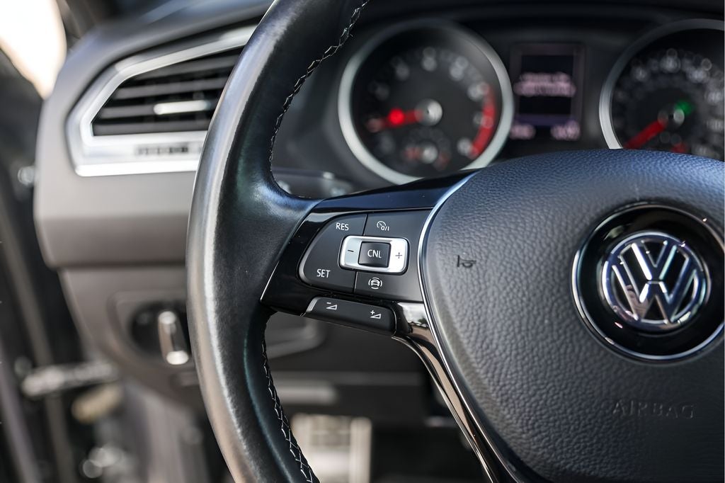 2020 Volkswagen Tiguan 2.0T SE R-Line Black