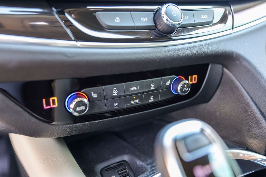 2020 Buick Enclave Essence