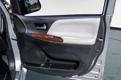 2017 Toyota Sienna Limited Premium 7 Passenger