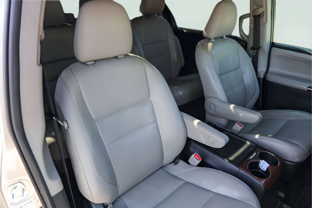 2017 Toyota Sienna Limited Premium 7 Passenger
