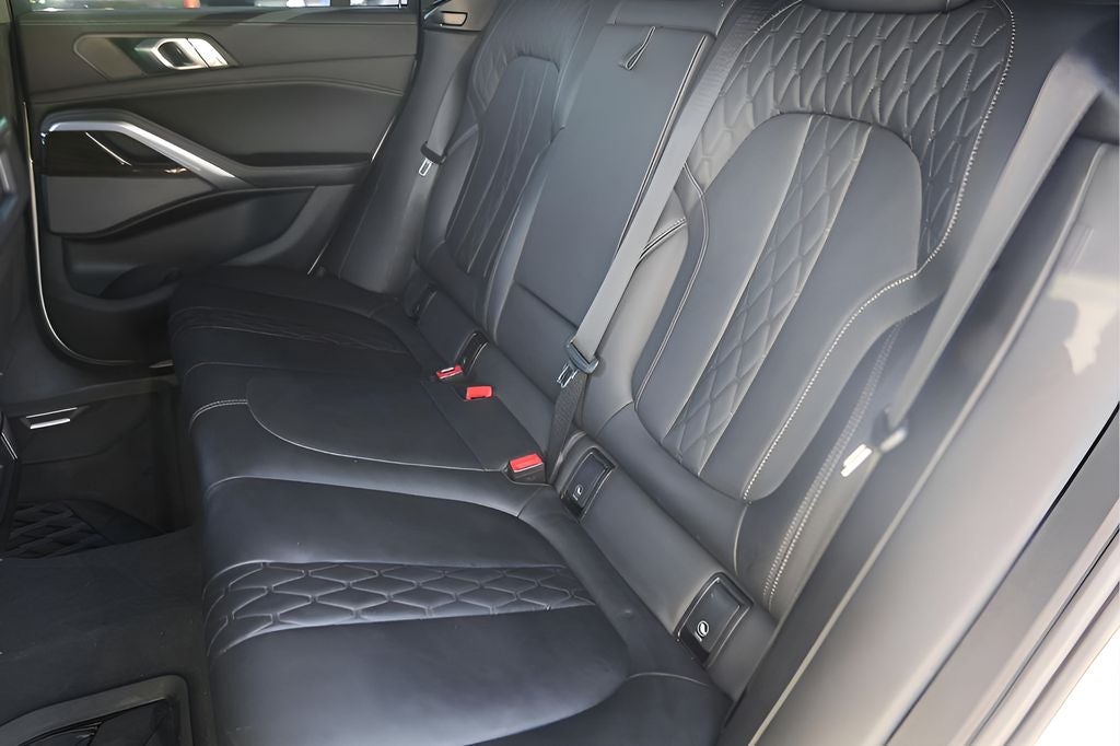2023 BMW X6 xDrive40i