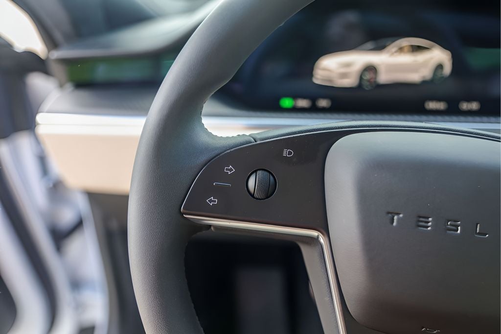 2025 Tesla Model S Plaid