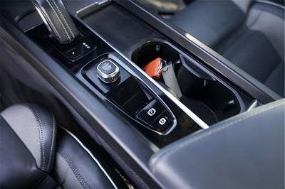 2022 Volvo S60 B5 R-Design