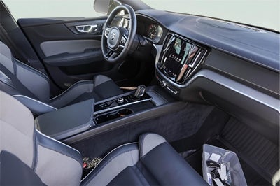 2022 Volvo S60 B5 R-Design