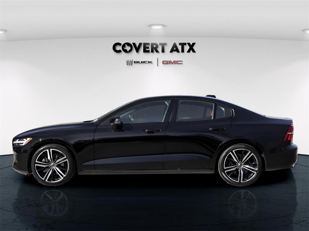 2022 Volvo S60 B5 R-Design