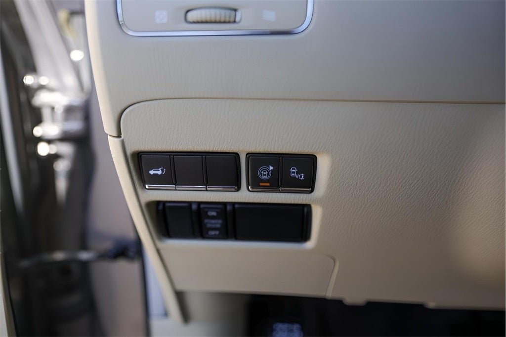 2017 INFINITI QX80 Base