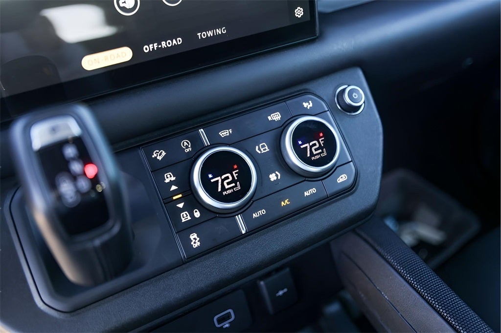 2023 Land Rover Defender 110 V8