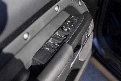 2023 Land Rover Defender 110 V8