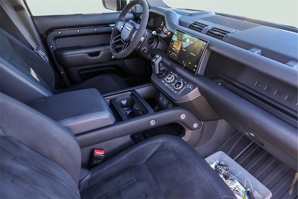 2023 Land Rover Defender 110 V8
