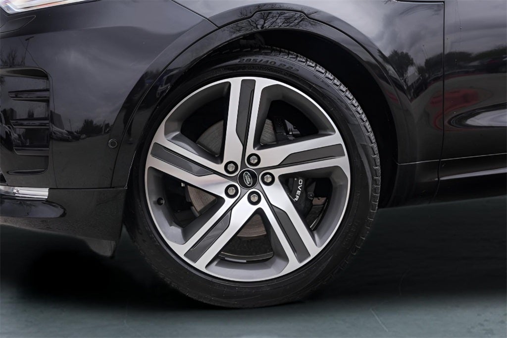 2024 Land Rover Discovery Metropolitan Edition