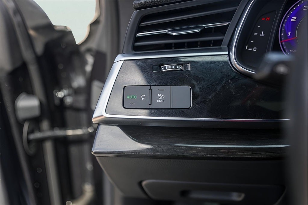 2021 Audi Q8 55 Premium Plus quattro