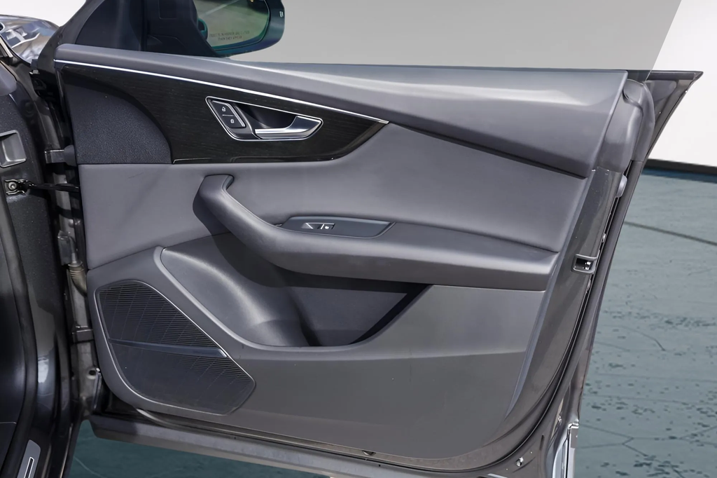 2021 Audi Q8 55 Premium Plus quattro