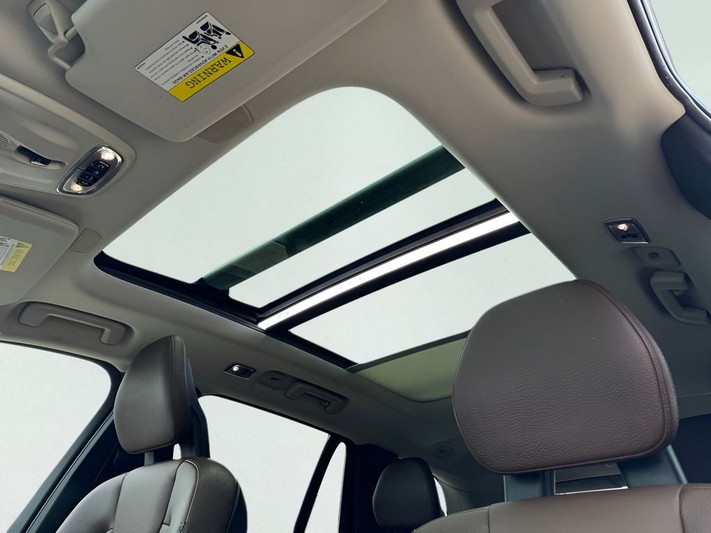 2020 Volvo XC90 T6 Momentum