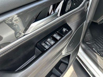 2023 Jeep Wagoneer Base