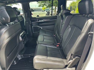 2023 Jeep Wagoneer Base