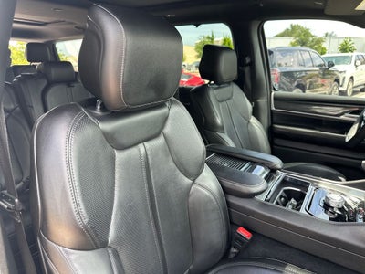 2023 Jeep Wagoneer Base