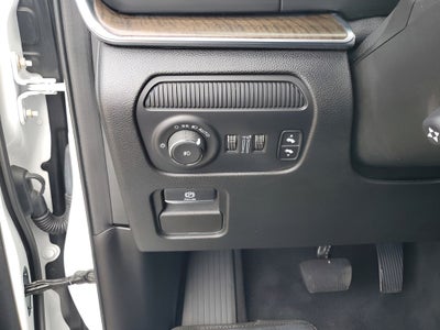 2023 Jeep Grand Wagoneer Base