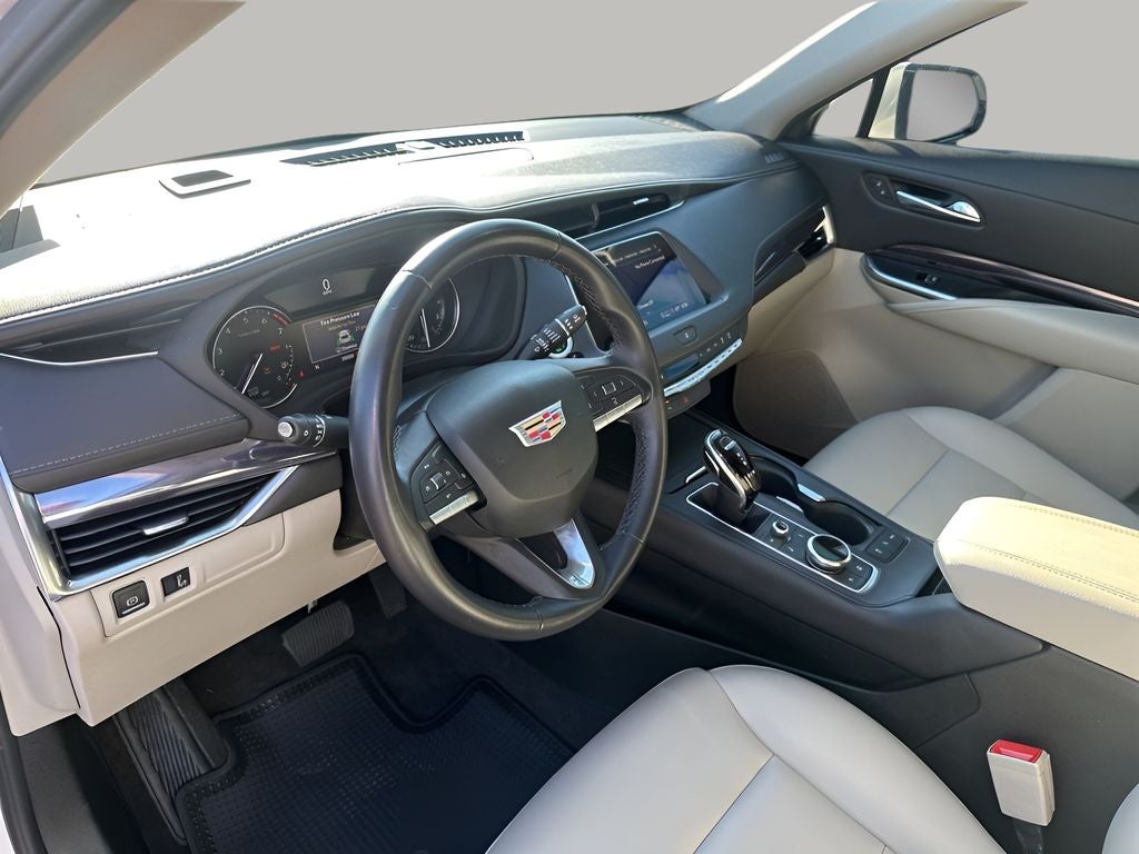2022 Cadillac XT4 Luxury