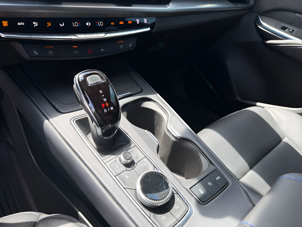 2024 Cadillac XT4 Sport