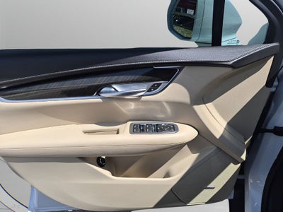 2017 Cadillac XT5 Base