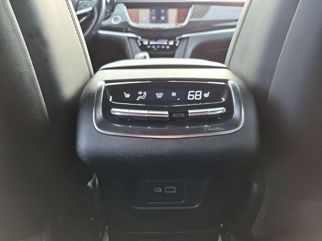 2023 Cadillac XT6 Premium Luxury