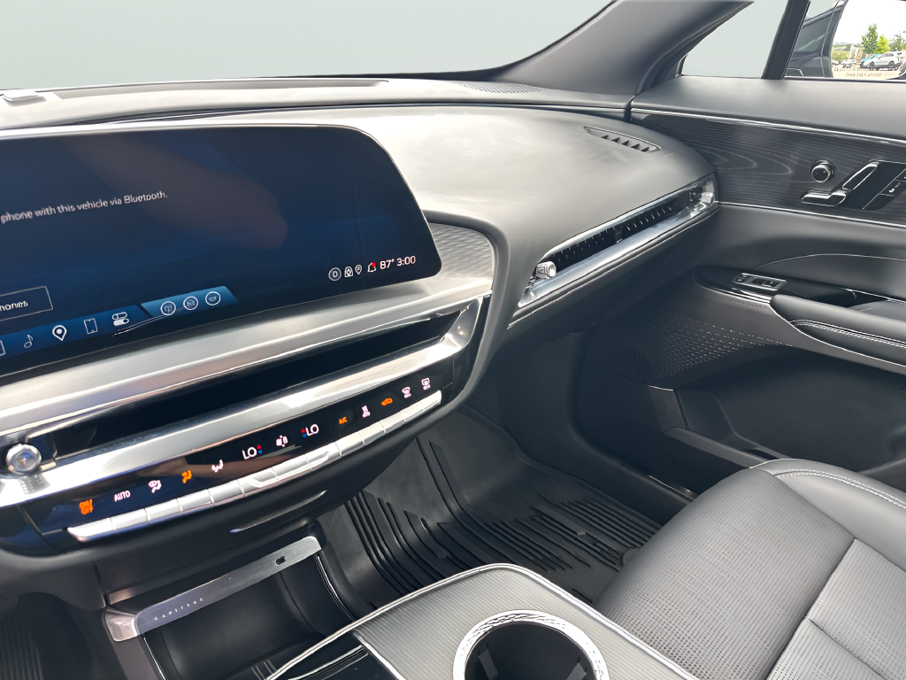 2024 Cadillac LYRIQ Sport