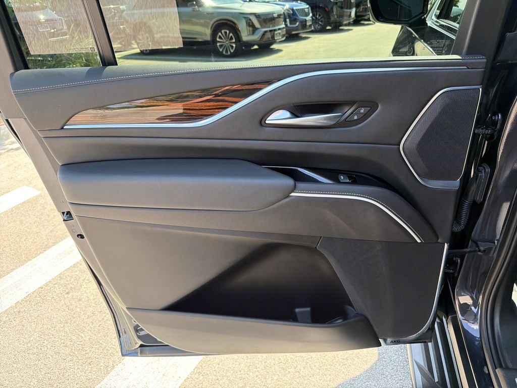 2023 Cadillac Escalade ESV Premium