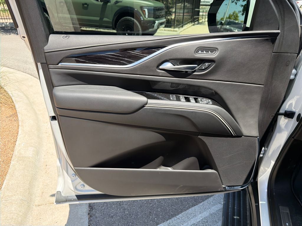 2023 Cadillac Escalade Sport