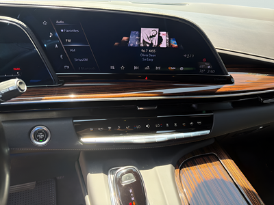2022 Cadillac Escalade ESV Premium