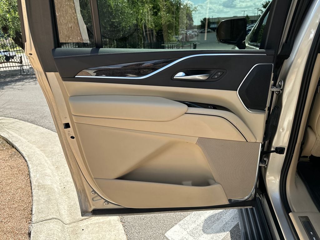 2023 Cadillac Escalade ESV Premium