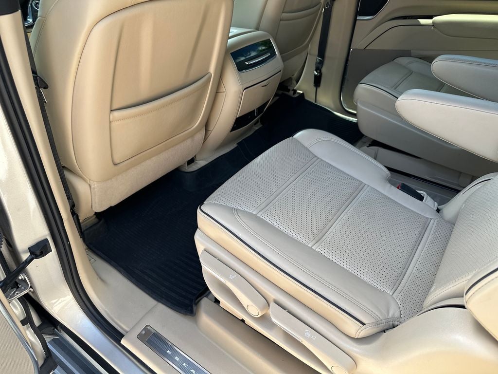 2023 Cadillac Escalade ESV Premium