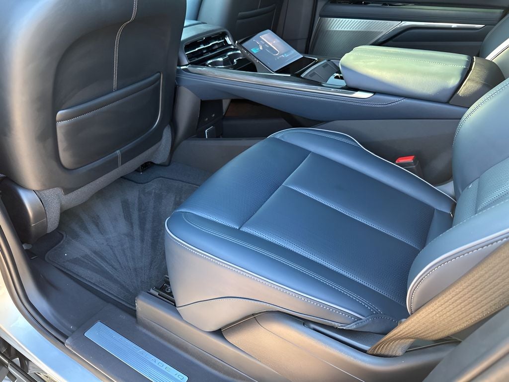 2025 Cadillac ESCALADE IQ Luxury 2