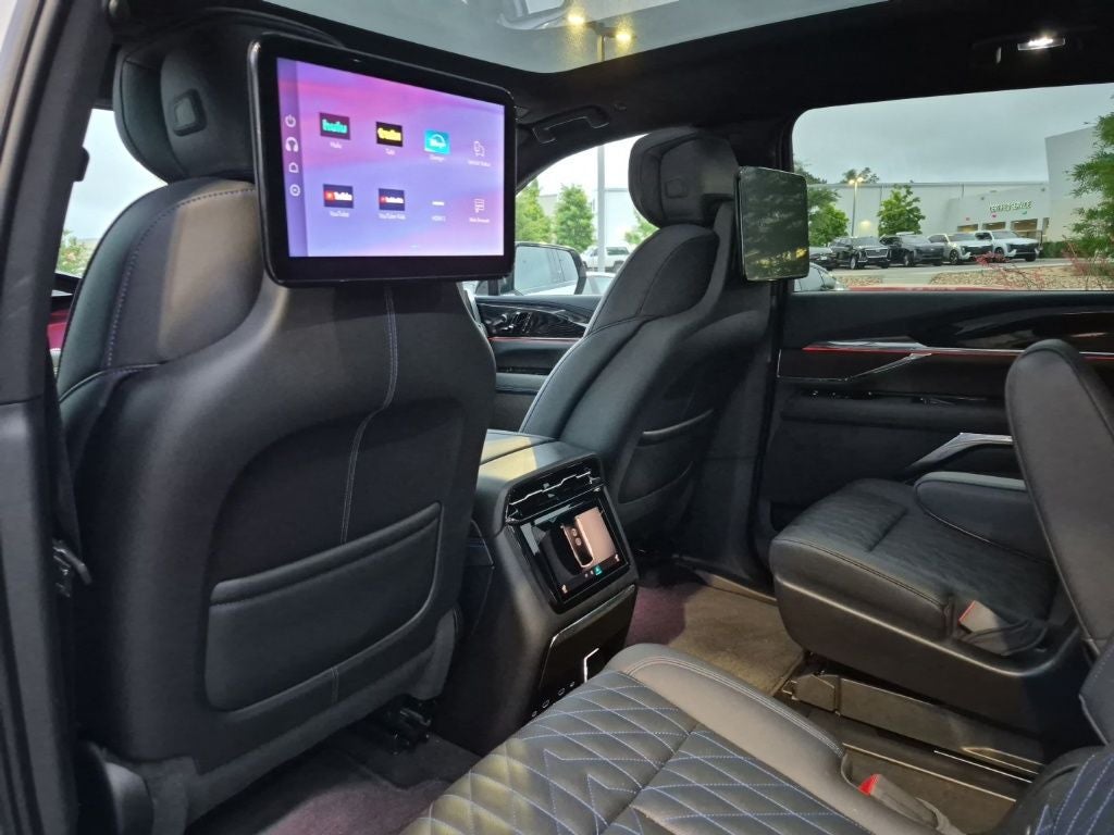 2025 Cadillac ESCALADE IQ Sport 1