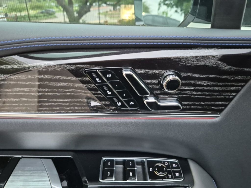 2025 Cadillac ESCALADE IQ Sport 1