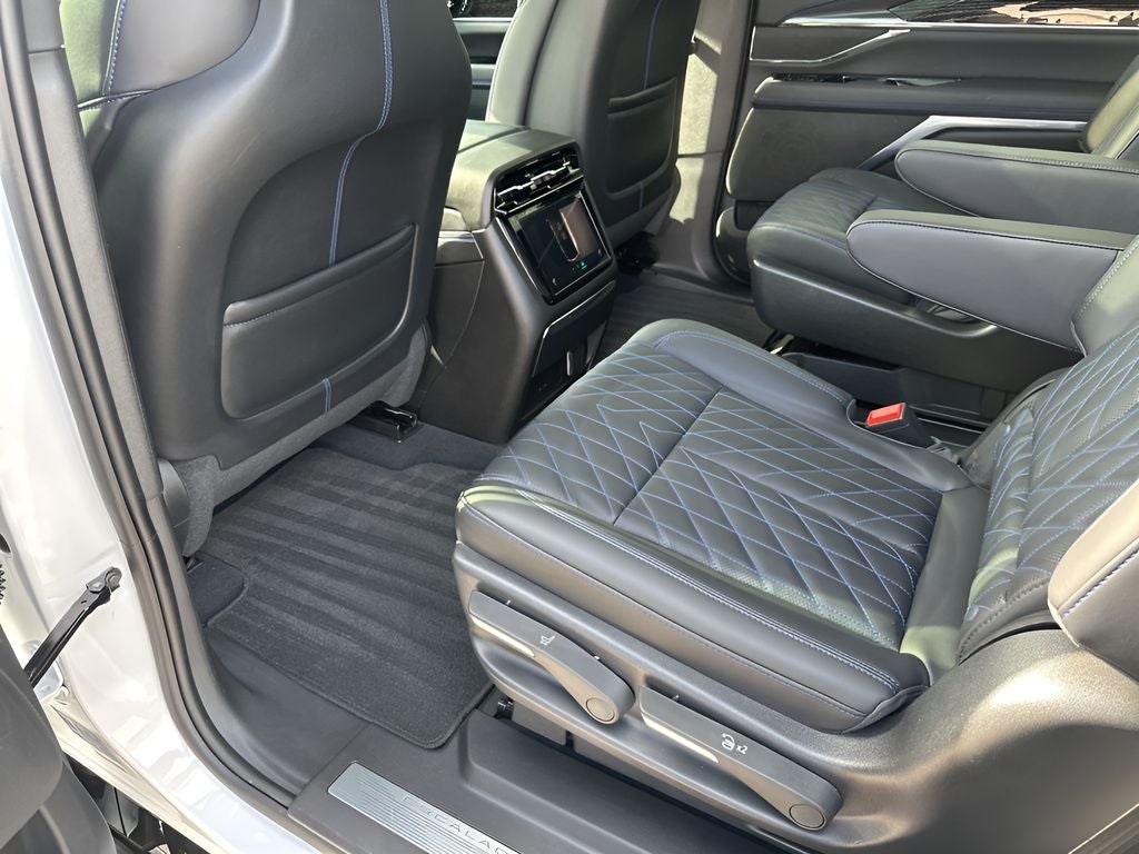 2025 Cadillac ESCALADE IQ Sport 1