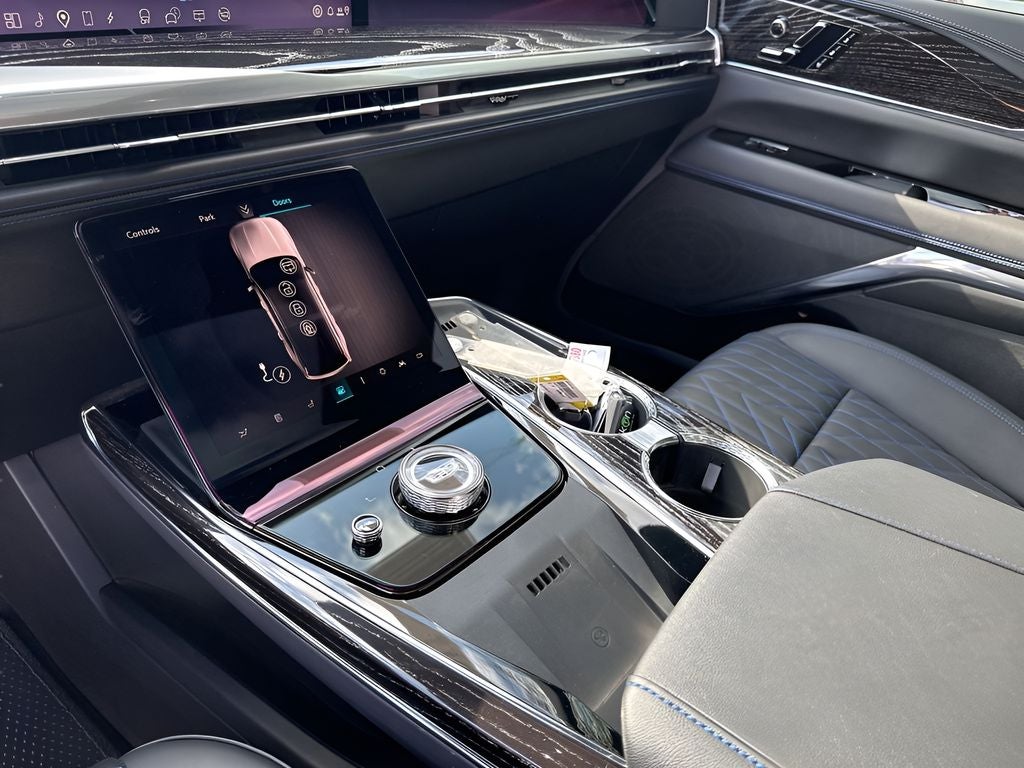 2025 Cadillac ESCALADE IQ Sport 1