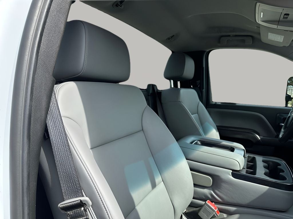 2022 Chevrolet Silverado 6500HD 1WT