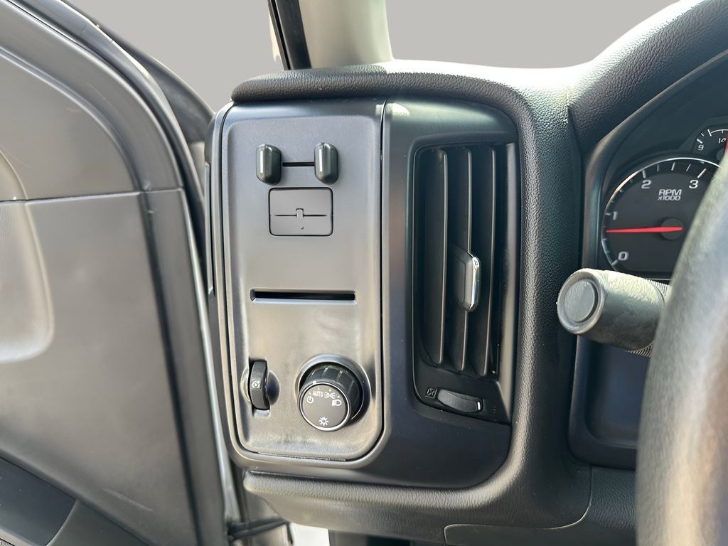 2022 Chevrolet Silverado 6500HD 1WT